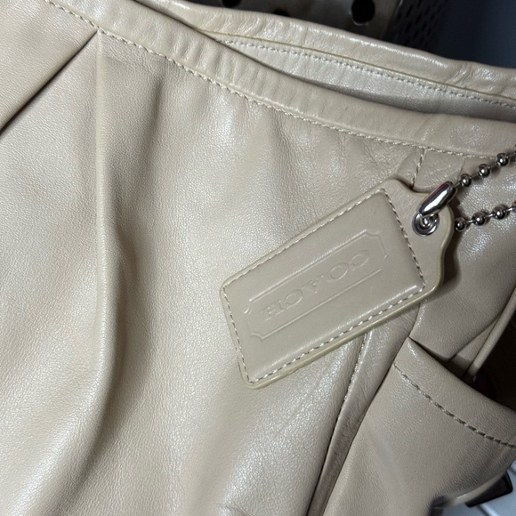 Coach Sand Taupe Soft Leather  Parker Shoulder/Hobo Purse EUC Authentic - Picture 2 of 14